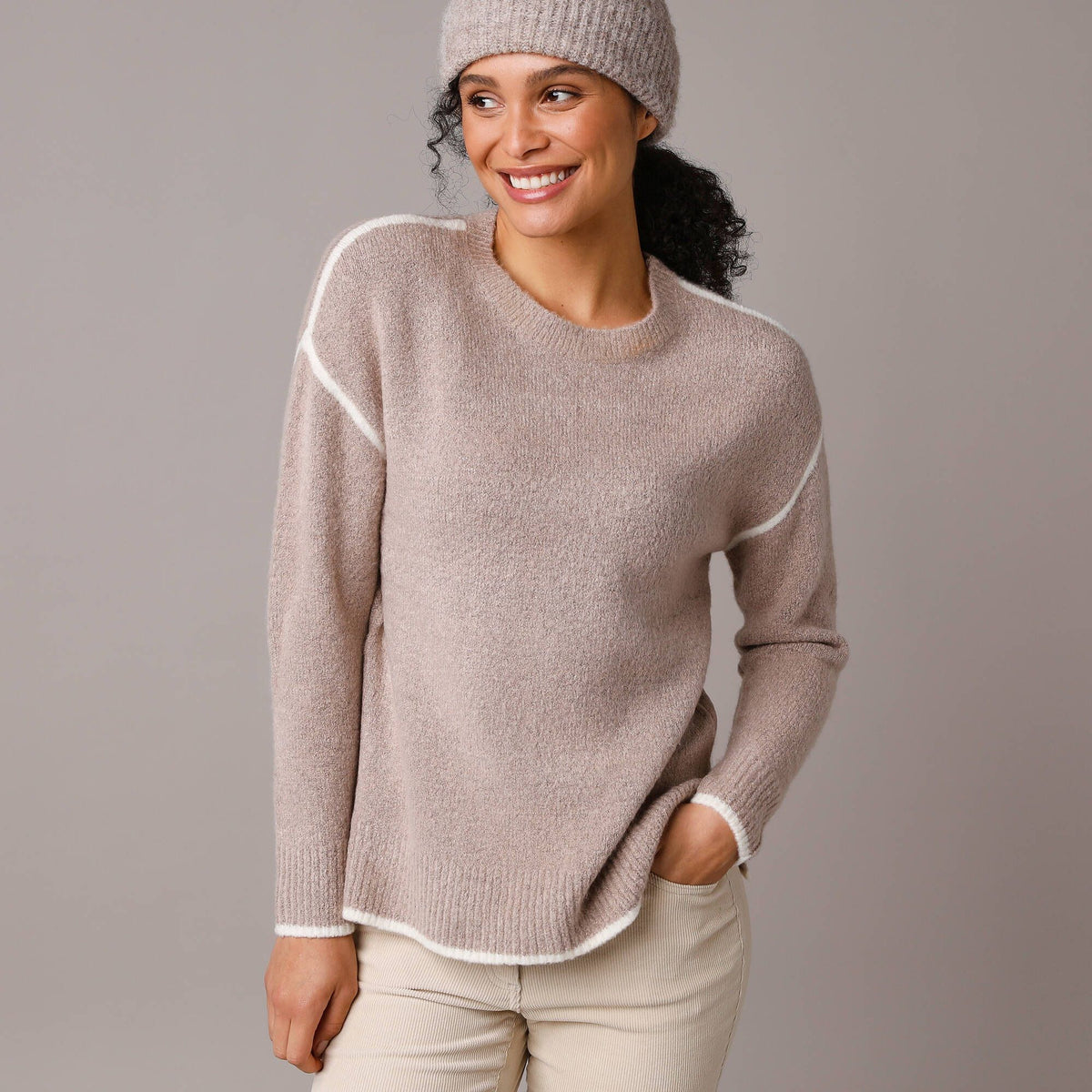Two-Tone Soft Knit Pullover Sweater - Navy & Ivory
